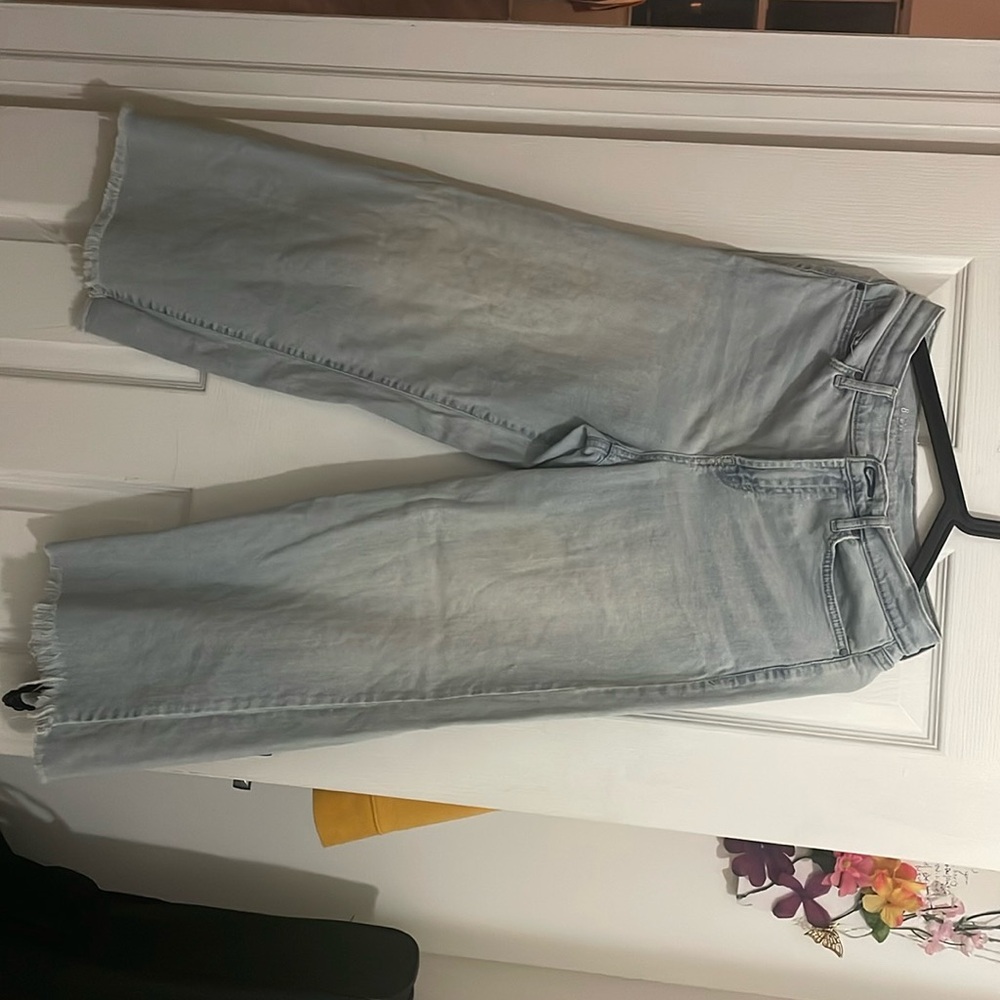 a.n.a high waisted, wide leg Size 8 jeans